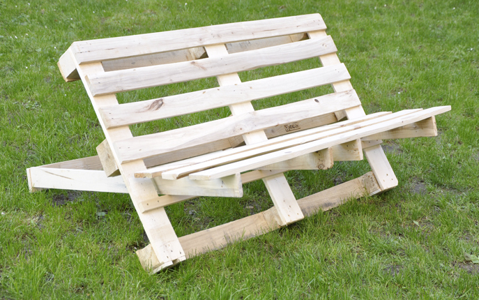 aankomen hoog Floreren Tuinbank van pallets, houten bankje zelf maken.