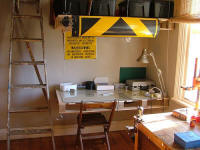 Studietafel hangend bureau van pallets om zelf te maken.